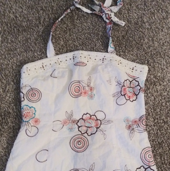 Tops - Ladies medium size tank top...fits 32B